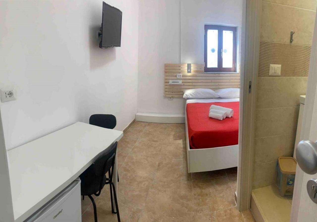 Miris Home Fast And Comfortable With Self Check In 8 Minutes Walk Near Naples Airport Eksteriør billede