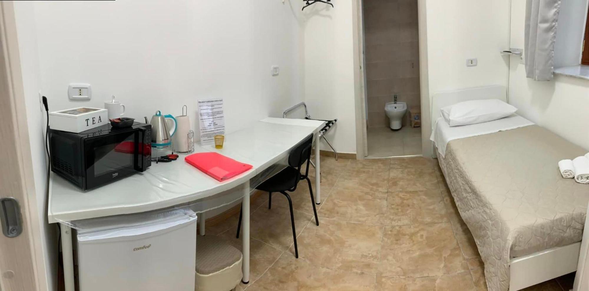 Miris Home Fast And Comfortable With Self Check In 8 Minutes Walk Near Naples Airport Eksteriør billede